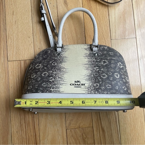 Coach purse - Picture 3 of 9